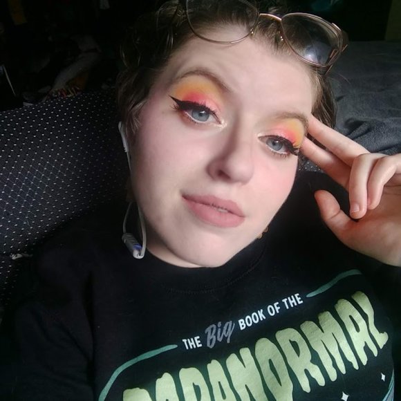 Meet your Posher, Sam - Picture 2 of 4